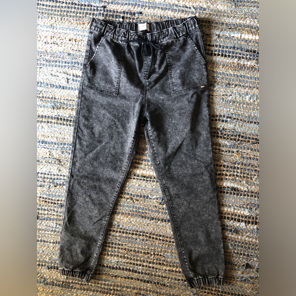 Bench DNA Black Stonewash Joggers
Size L
Like new condition